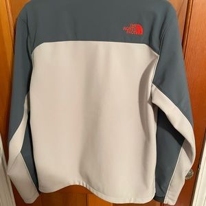 Men’s North Face jacket